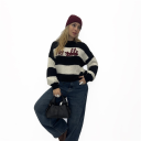 maglione con scritta ricamata no vabbe